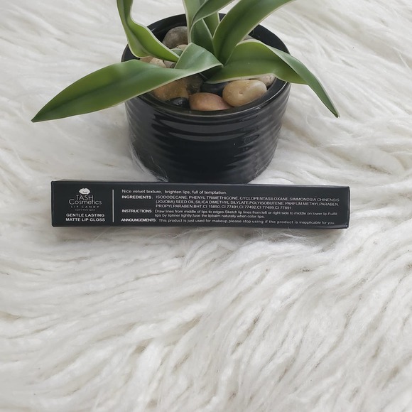 TASH Cosmetics Lip candy Liquid To Matte Lipstick #12 Deep Purple - Picture 6 of 6